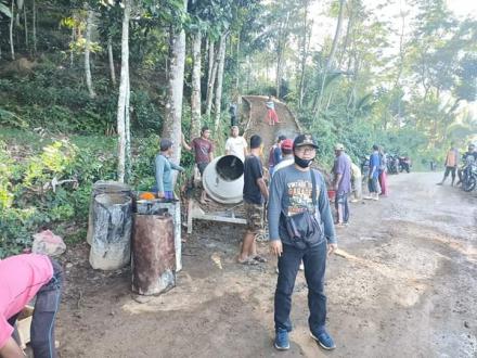 Patut Dicontoh Desa Munjungan, Gunakan Dana Desa Untuk Progam Padat Karya Tunai